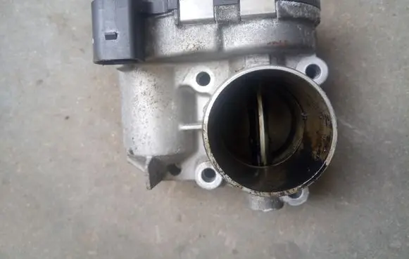 Nissan Qashqai Throttle valve 8200330810E