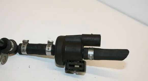 Audi A4 S4 B7 8E 8H Vacuum valve 06E906517A