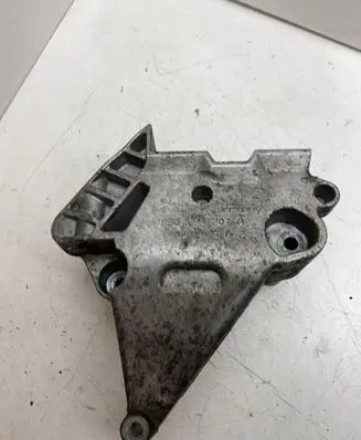 Volkswagen PASSAT B6 Engine mounting bracket 03G199207A