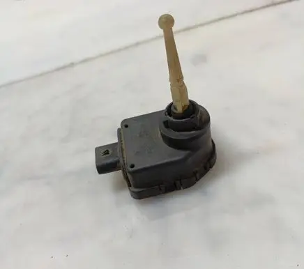 Chrysler Voyager Headlight level adjustment motor 0307852330