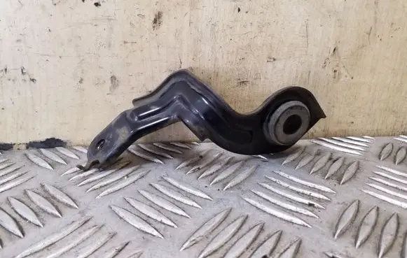 Radiator mount bracket