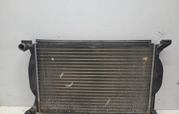 Audi A4 S4 B6 8E 8H Coolant radiator