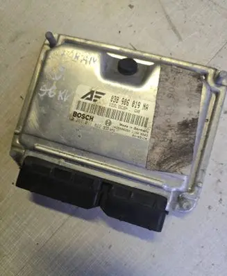 Audi A4 S4 B6 8E 8H Engine control unit/module 038906019NA 1039S06269 0281011822