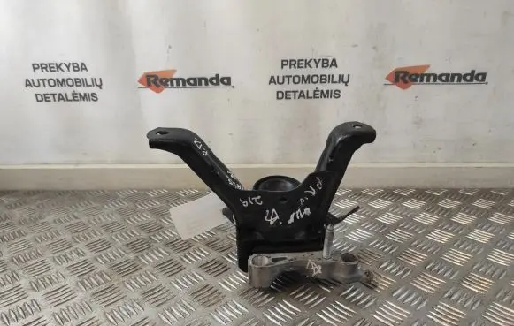 Toyota Prius Prime Engine mount bracket