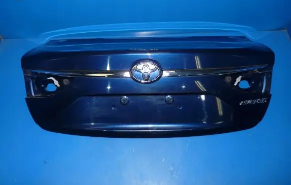 Toyota Avensis T270 Tailgate/trunk/boot lid