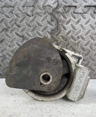 Volvo S40, V40 Engine mount bracket 30814380 3318040