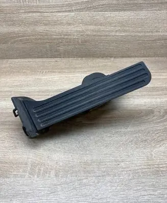 Volkswagen Golf V Accelerator throttle pedal 1K1721503L 6PV008600