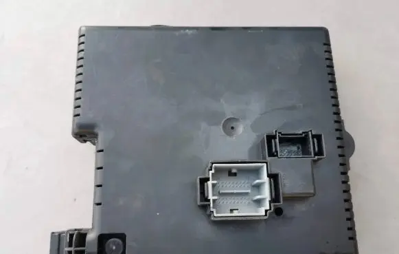 Volvo S60 Fuse module 12217799