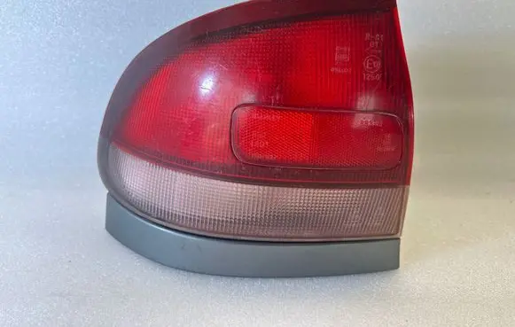 Mazda 626 Rear/tail lights 0431392L P215W
