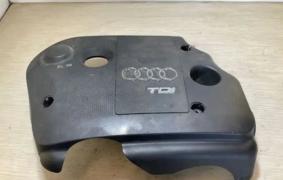 Audi A6 S6 C5 4B Engine cover (trim) 038103925