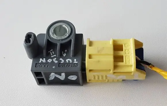 Hyundai Tucson TL Airbag deployment crash/impact sensor 95920B4000 A7053122592 070520171