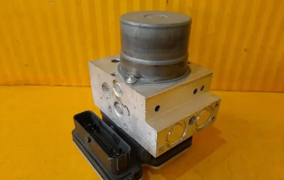 Mercedes-Benz C W206 ABS Pump A2069005816