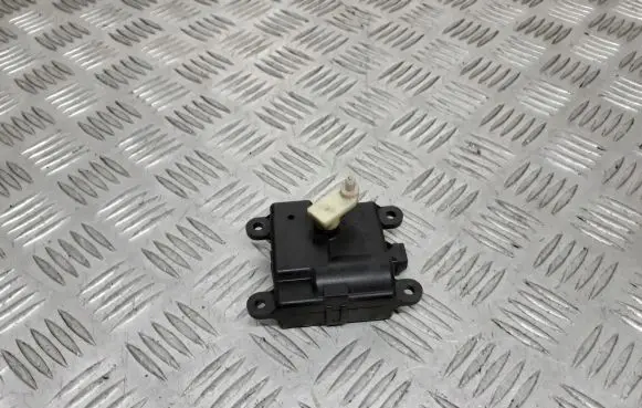 Nissan Almera N16 Central body control module 3C27030850