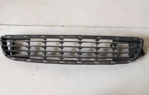 Opel Zafira B Front bumper lower grill 13124978 325769024