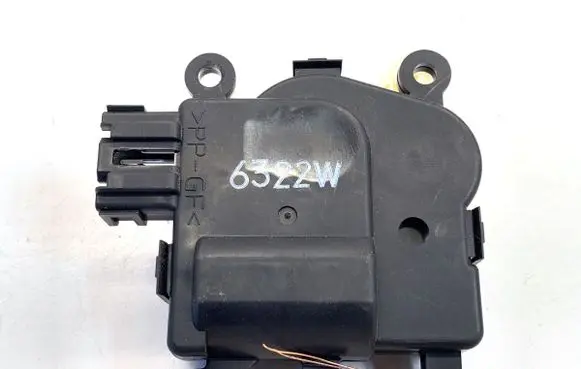 Mazda 3 II Air flap motor/actuator 
