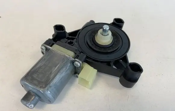 Audi Q7 4M Rear door window regulator motor 8W0959802