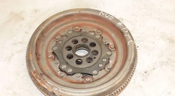 Volkswagen Passat Alltrack Dual mass flywheel 04L105266D