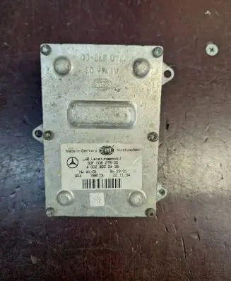 Mercedes-Benz E W211 Headlight ballast module Xenon 5DF00827900