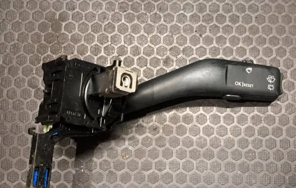 Volkswagen Golf Plus Wiper control stalk 1K0953519 1K0953519A