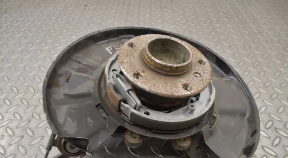 BMW 4 F32 F33 Rear wheel hub 6792248