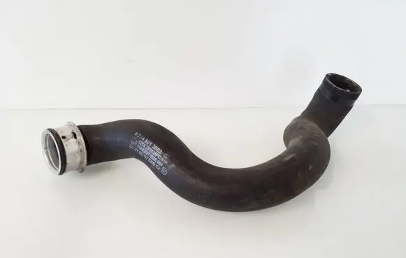 Mercedes-Benz C W204 Engine coolant pipe/hose A2045013082