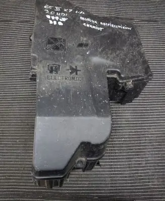 Citroen C5 Fuse box set 9686732180
