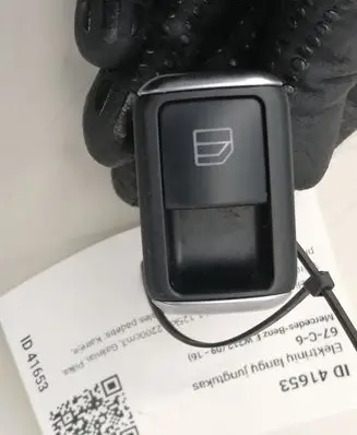 Mercedes-Benz E W212 Electric window control switch A2049058102