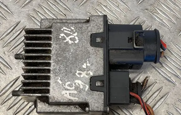 Coolant fan relay