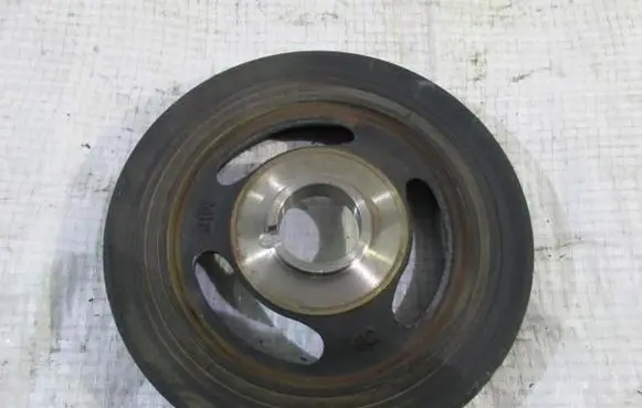 Ford C-MAX II Crankshaft pulley 9654961080