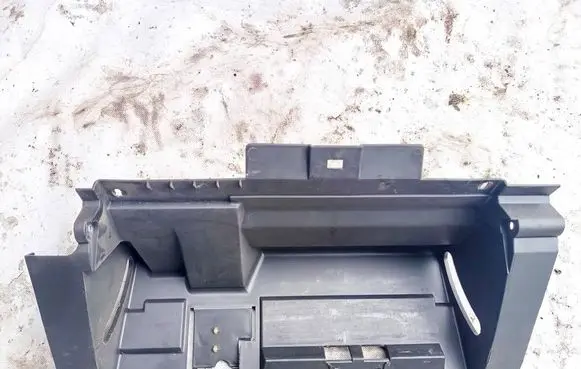 Nissan X-Trail T30 Glove box 68520EQ400