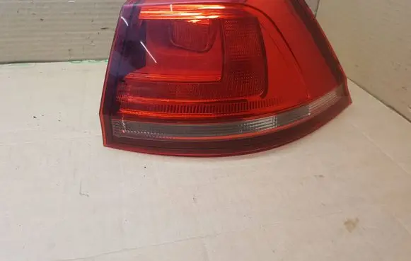Volkswagen Golf VII Rear/tail lights 5G9945096 90040539