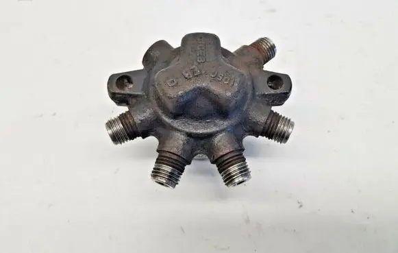 Renault Kangoo I Fuel distributor 8200379933 nr8160