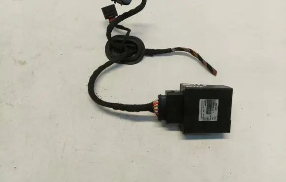 Volkswagen Golf VIII Fuel pump relay 5Q0906121T