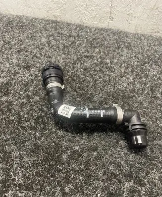 BMW X1 U11 Engine coolant pipe/hose 8478464