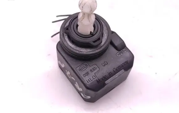 Headlight level adjustment motor