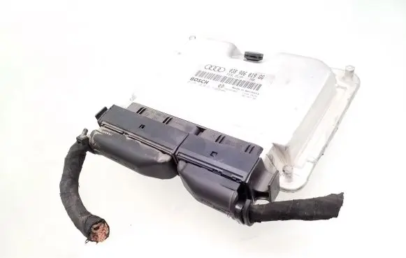 Audi A4 S4 B6 8E 8H Engine control unit/module 038906019GG 0281010813