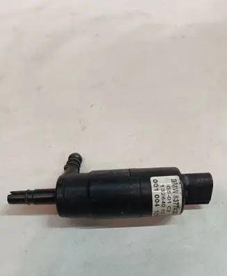 BMW 5 E60 E61 Headlight washer pump 837743001