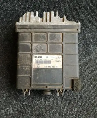 Volkswagen PASSAT B7 Engine control unit/module 028906021DD