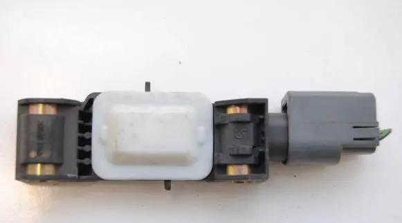 Jeep Grand Cherokee (WK) Airbag deployment crash/impact sensor 04671779AC