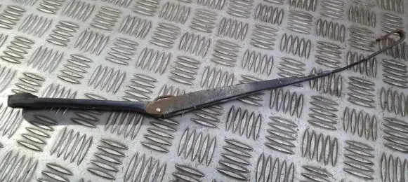 Alfa Romeo 156 Front wiper blade arm