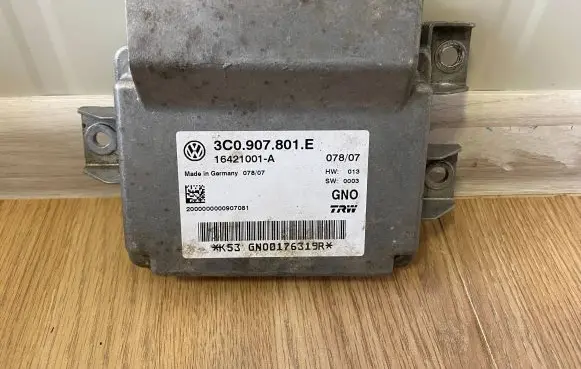 Volkswagen PASSAT B6 Hand brake control module 3C0907801E 16421001A