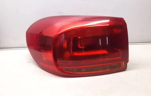 Volkswagen Tiguan Rear/tail lights 5N0945095Q