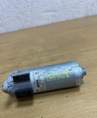 BMW X5 E70 Seat adjustment motor 0130002636 D9368