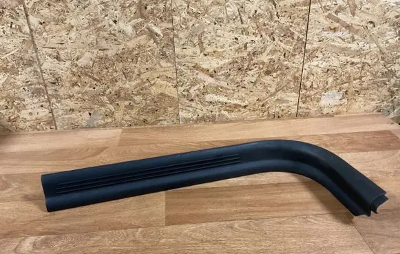 Volvo V50 Front sill trim cover 8641785 111371