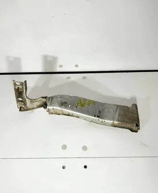 Audi A5 8T 8F Fender mounting bracket 8T0821136