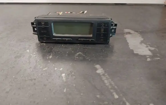 Seat Toledo II (1M) Climate control/heater control trim 1M0820043C 5HB007978-01