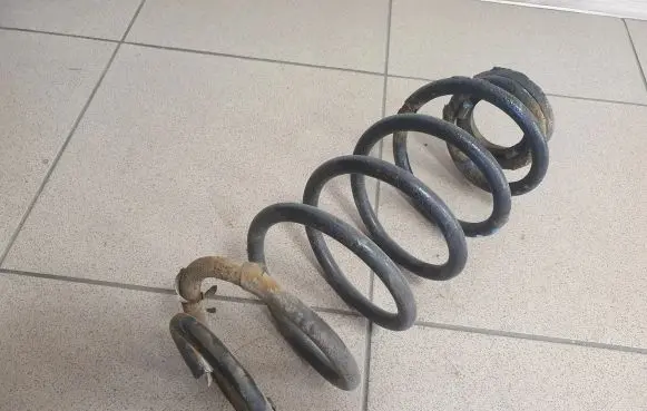 Toyota Auris 150 Rear coil spring