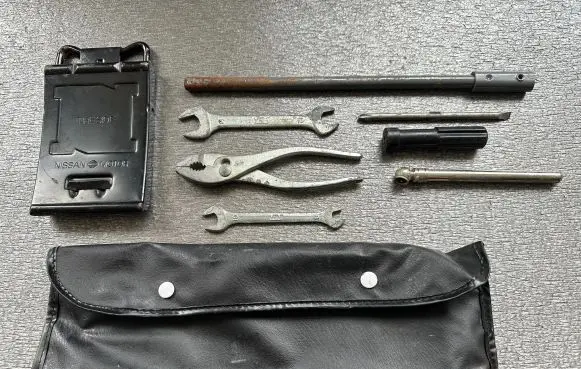 Nissan Patrol Y61 Tool set 99501VB100 99595R8000