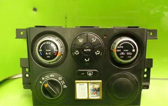 Suzuki Grand Vitara II Climate control unit 3951065JD4CAT