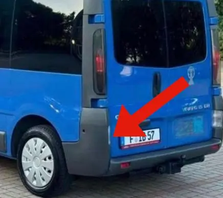 Opel Vivaro Reverse light